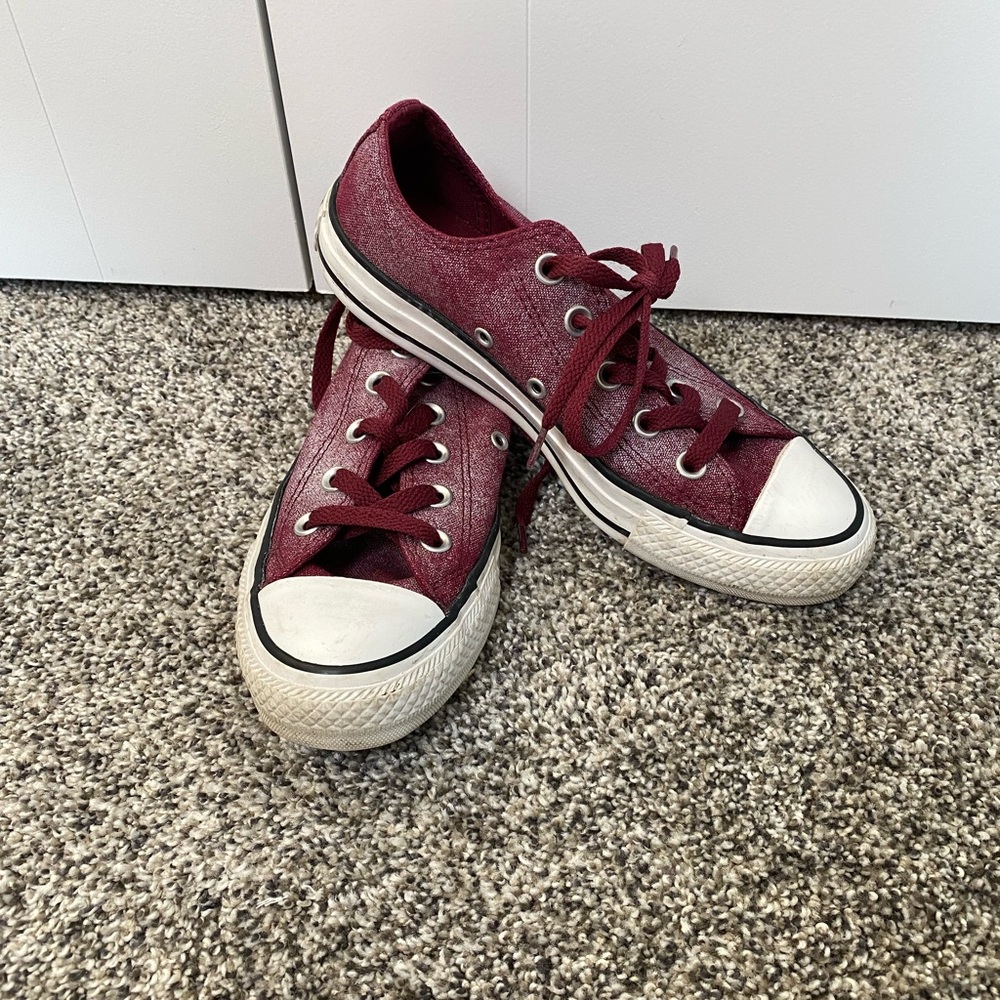 Converse Runners Burgundy With White Distressed